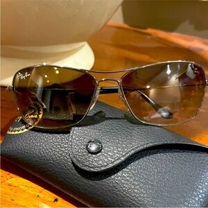 Authentic Ray-Ban Metallic Frame Aviator Sunglasses with Black Case